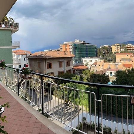 A Casa E' Mamma Apartment Sorrento Exterior foto
